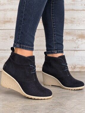 G.H. Bass & Co. Cali Y2K Boho Minimalist Lace Up Wedge Comfort Bootie 8M